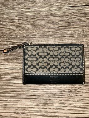 COACH Black and Gray Signature Zip Card Case